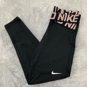 Nike Pro Intertwist 7/8 Tights in Black